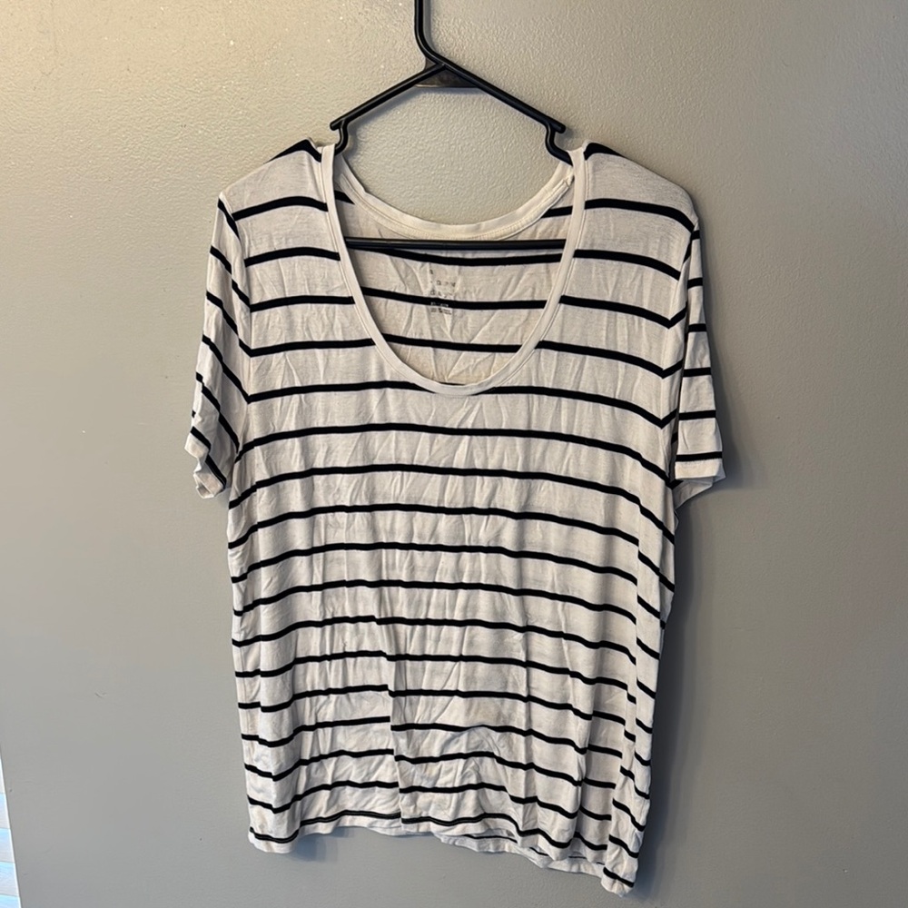 Womens XXL a new day shirt white with black stripes